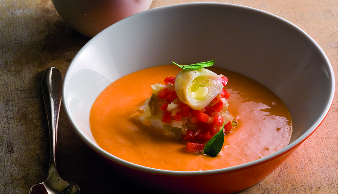Sopa de Tomate com Bacalhau e Poejo