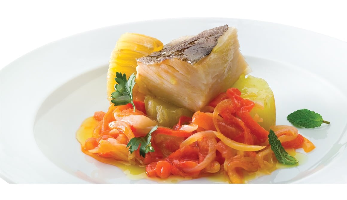 Caldeirada de Bacalhau, batata-doce assada e folhas de salsa